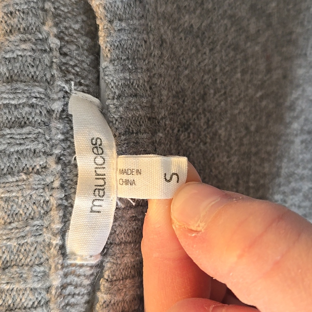 Maurices Sweater - Picture 3 of 4